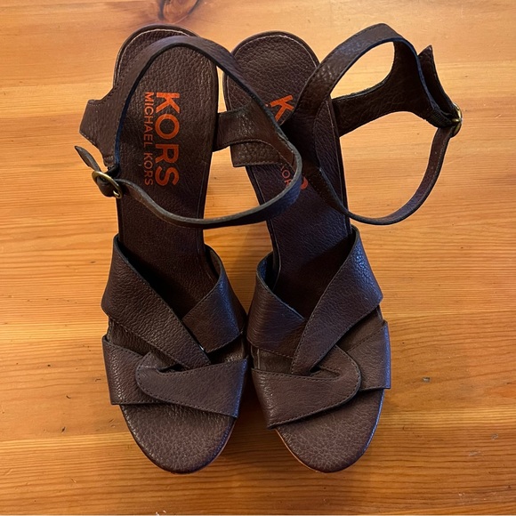 KORS Michael Kors Leather Strap Open Toe Shoes with 5 inch heel Brown.. - Picture 4 of 13